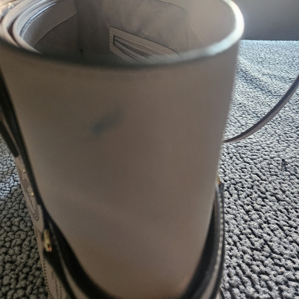Handbag - Picture 4 of 5